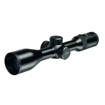 Strelni daljnogled Blaser B2 2-12x50 ic slikan od strani, da se vidi objektiv.